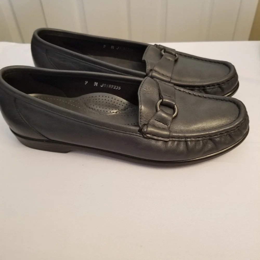 SAS Tripad faux Leather Blue Loafers Ring Detail Slip On Shoes Womens Size 9 M